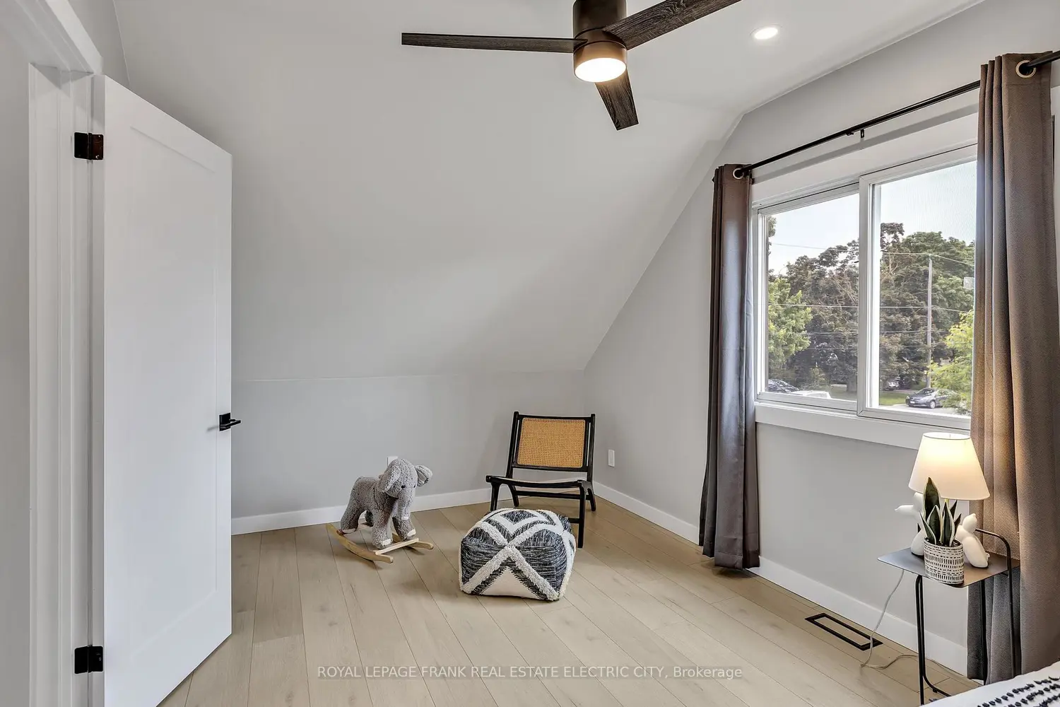 Additional image 11 of 547 Rose Avenue