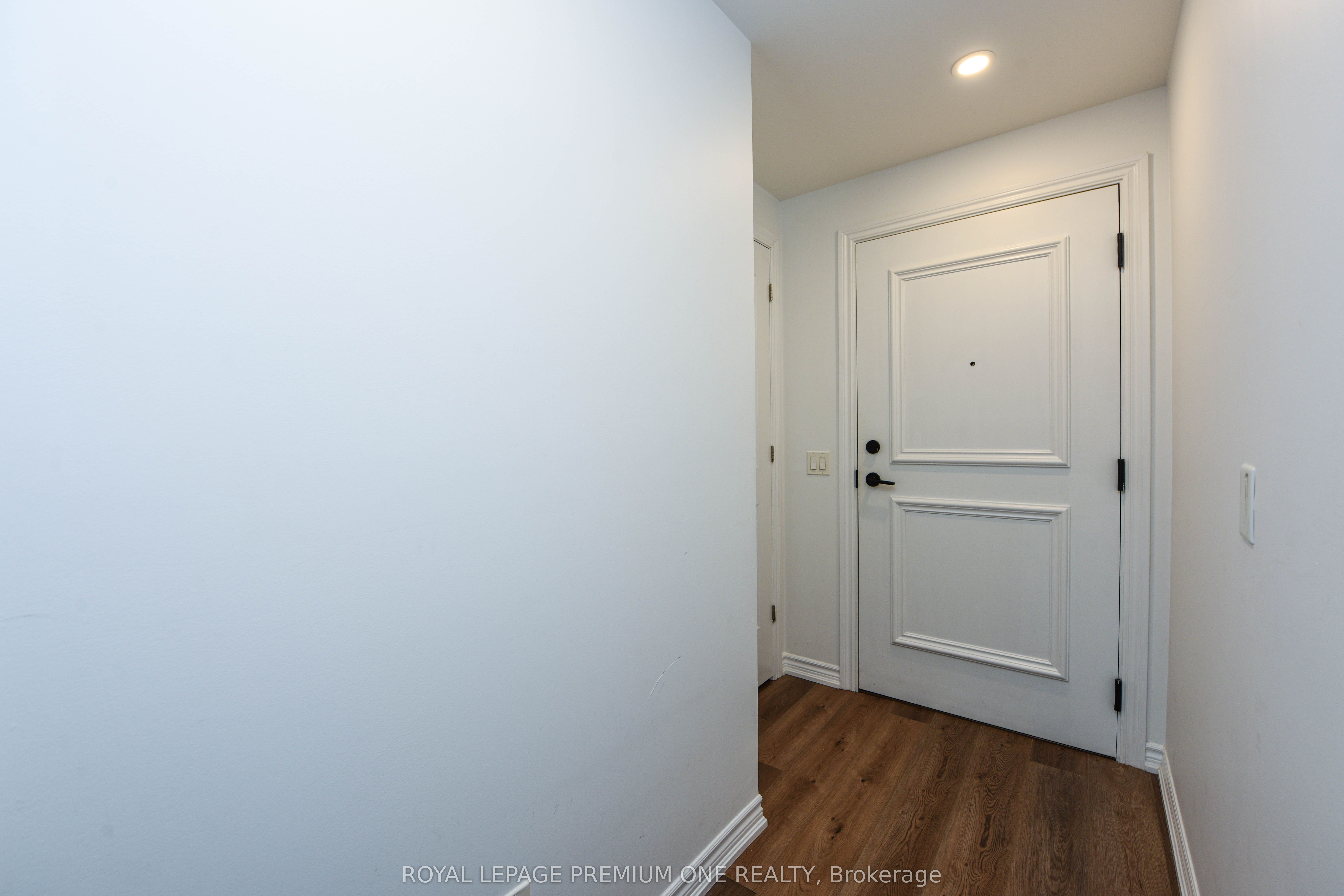 Additional image 6 of 401-571 Prince Edward Drive N, Toronto, ON, M8X 0A1