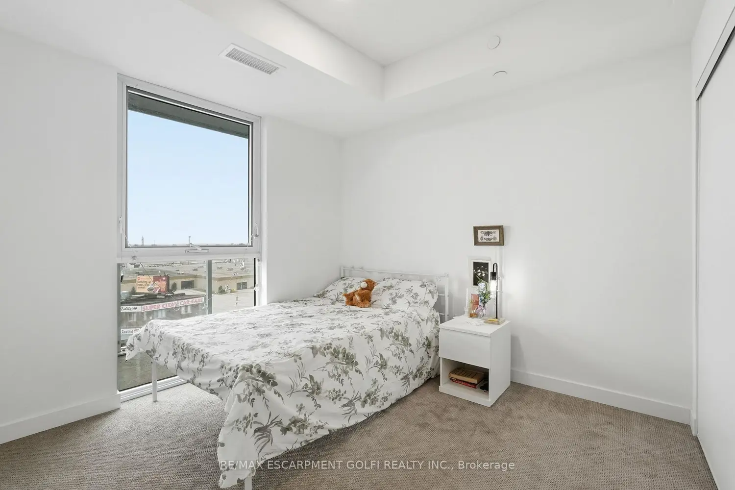 Additional image 11 of 2782 Barton Street 513