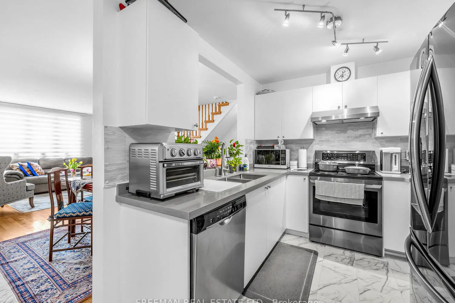 Additional image 12 of 108 Finch Avenue C13