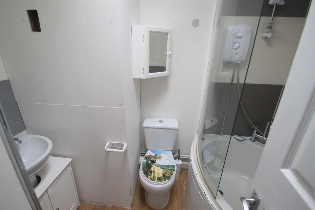 Additional image 5 of 2 bed flat to rentThe Paddock, Handforth, Cheshire SK9