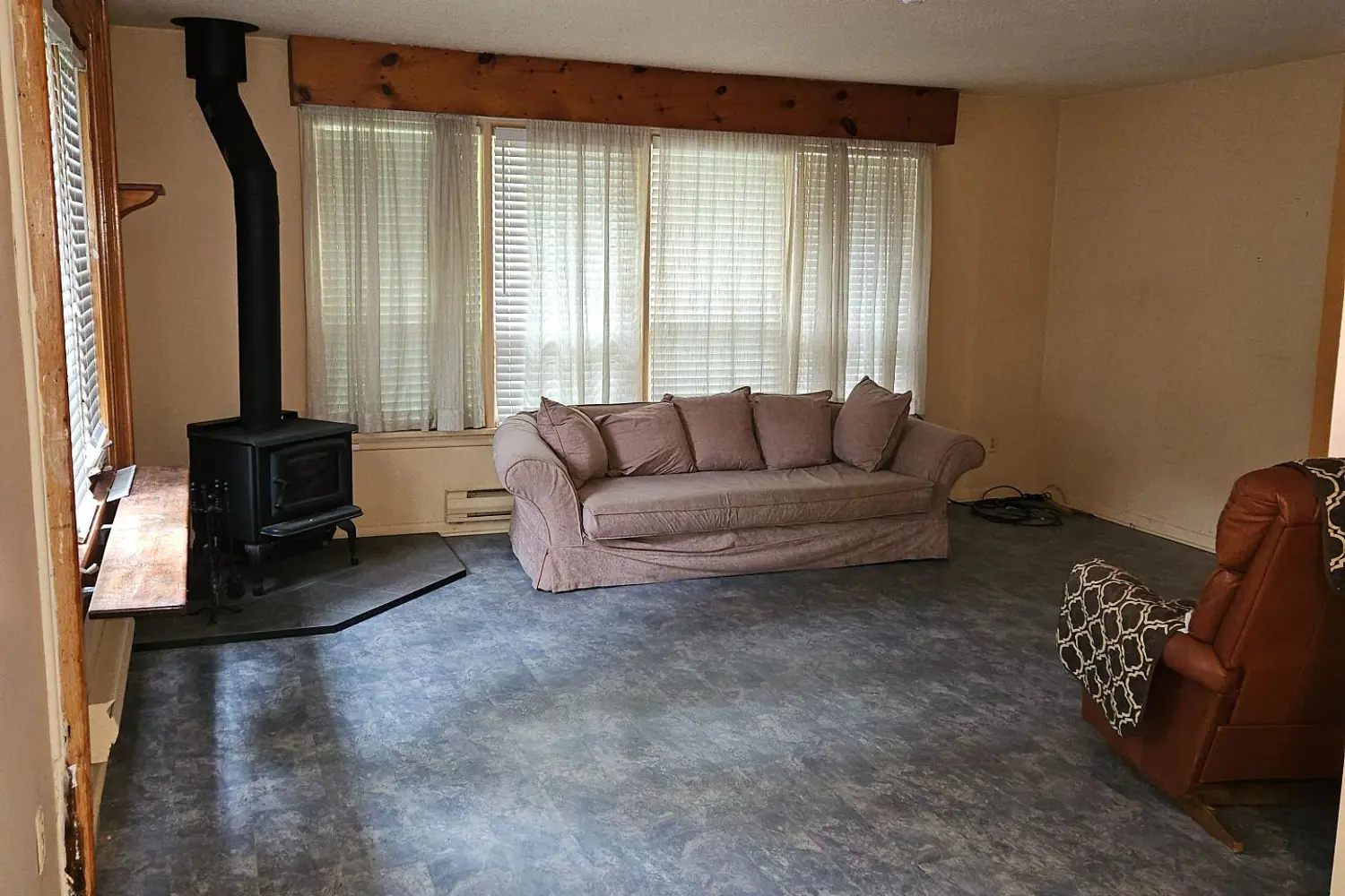 Additional image 3 of 11419 Bathurst Street