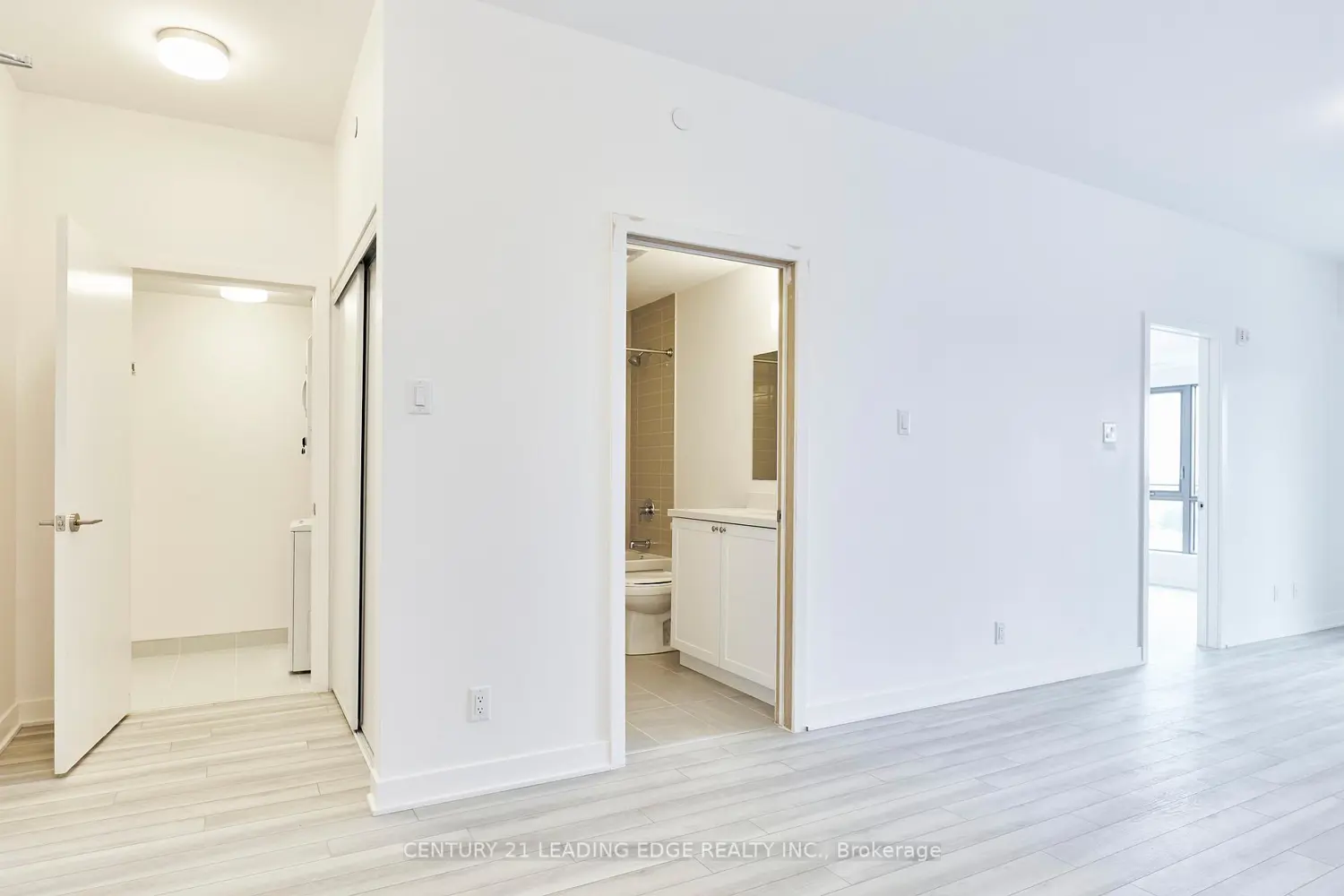 55 Clarington Boulevard 511 photo 5