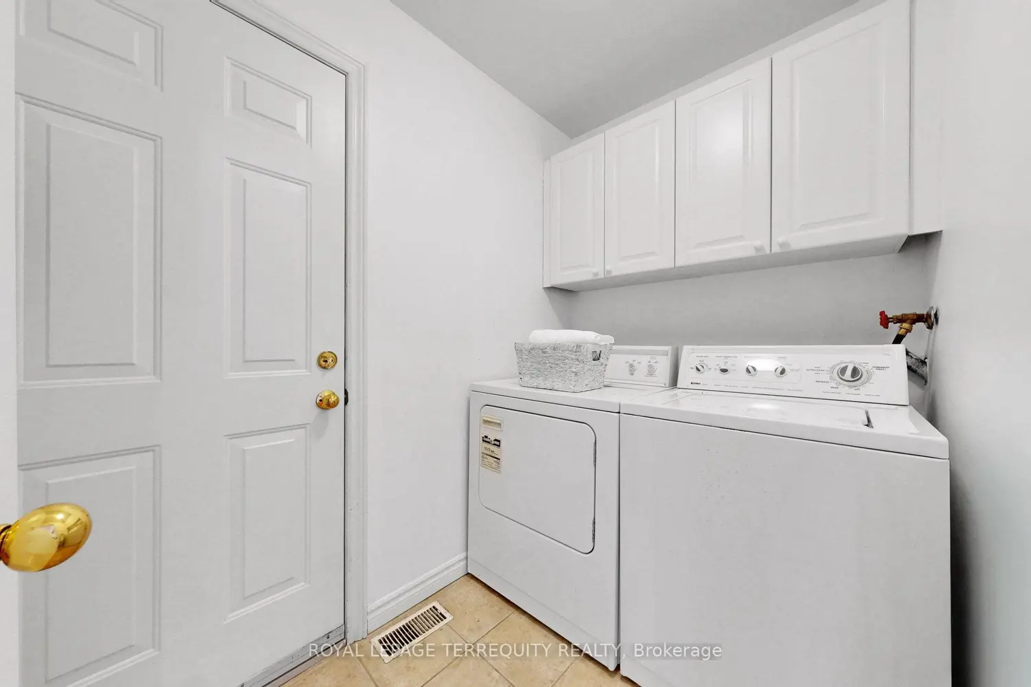 Additional image 11 of 3076 Lakeshore Road