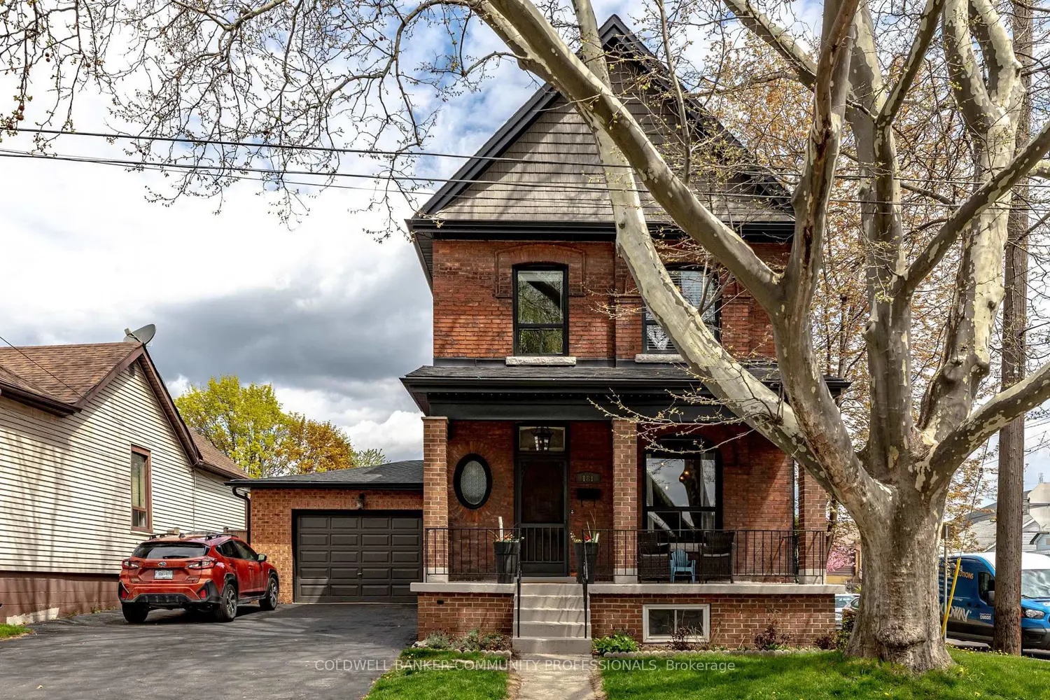 181 Simcoe Street