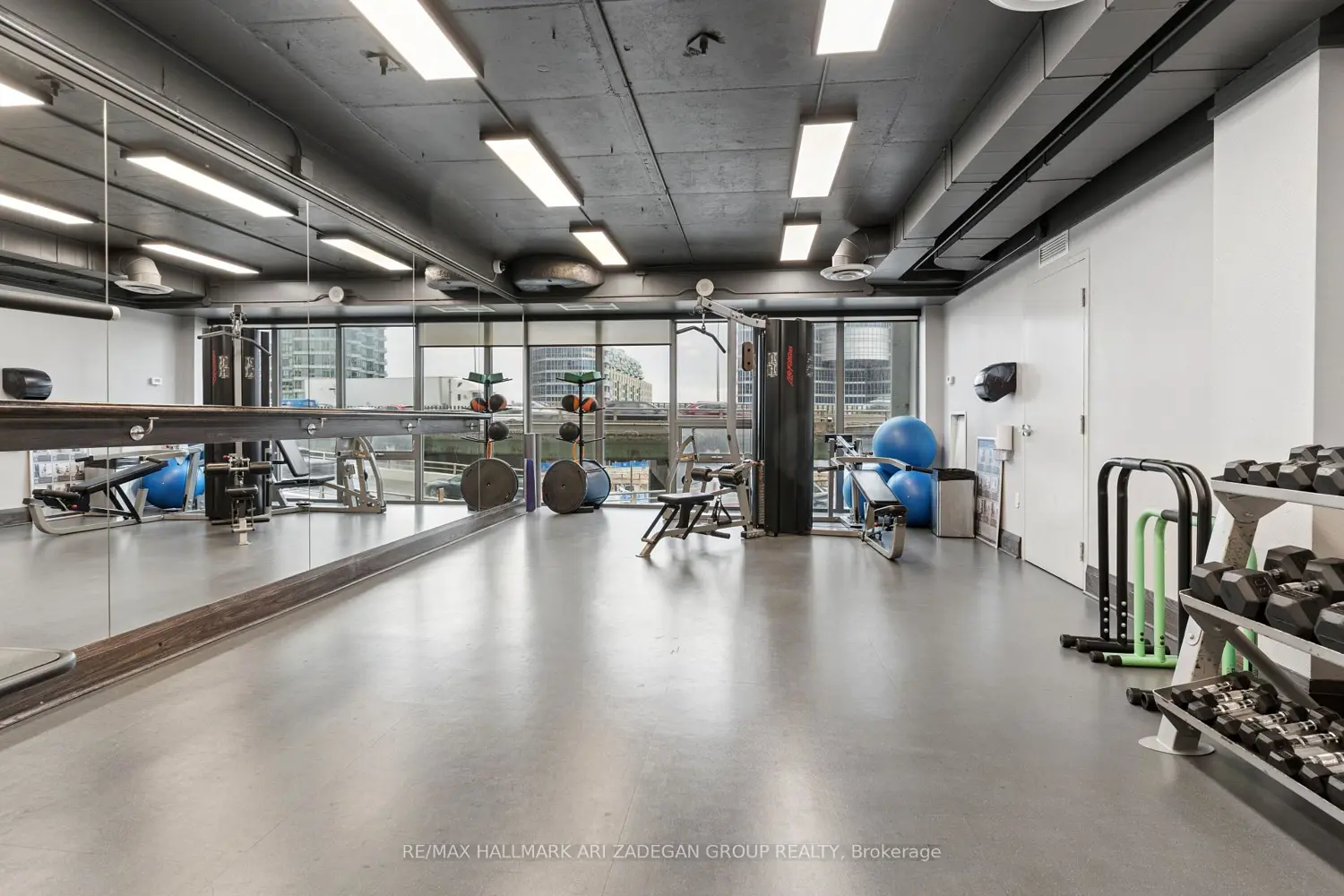 Additional image 3 of 19 Grand Trunk Crescent 3108