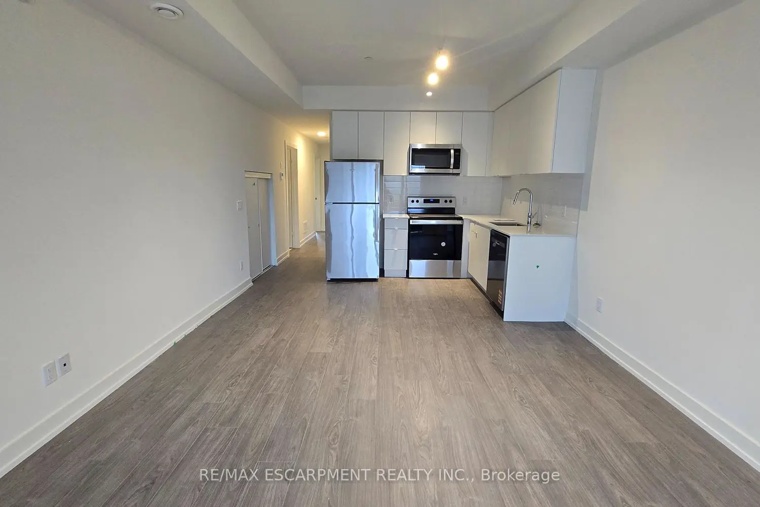 Additional image 4 of 16 Melbourne Avenue 210B
