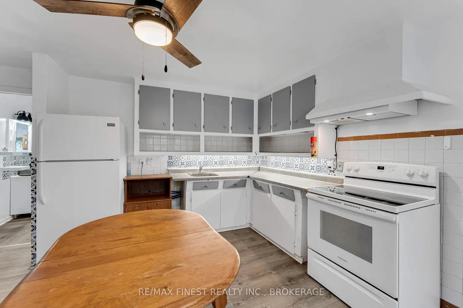81 Weller Avenue photo 4