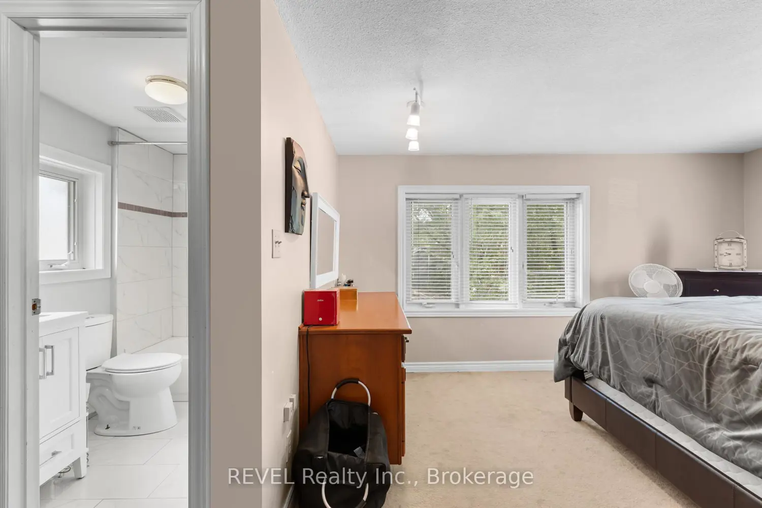 Additional image 13 of 32 Bay Avenue