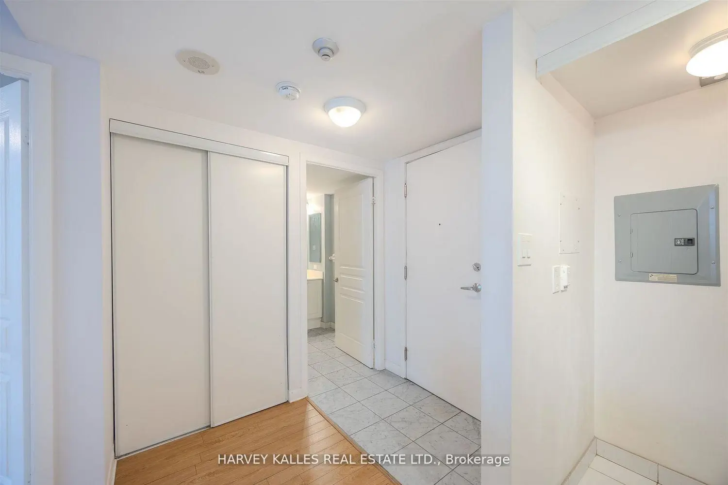 Additional image 13 of 323 Richmond Street 1405