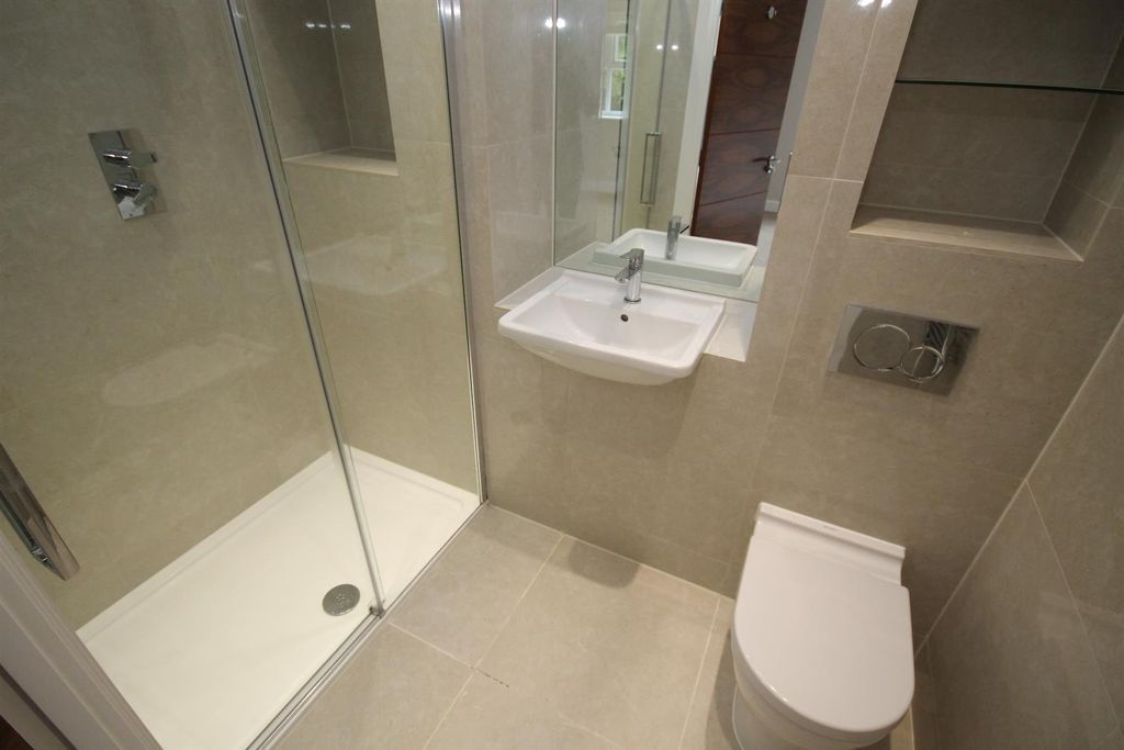 Additional image 10 of 3 bed flat to rentWilliam Court, 109-111 Manor Road, Chigwell, Essex IG7