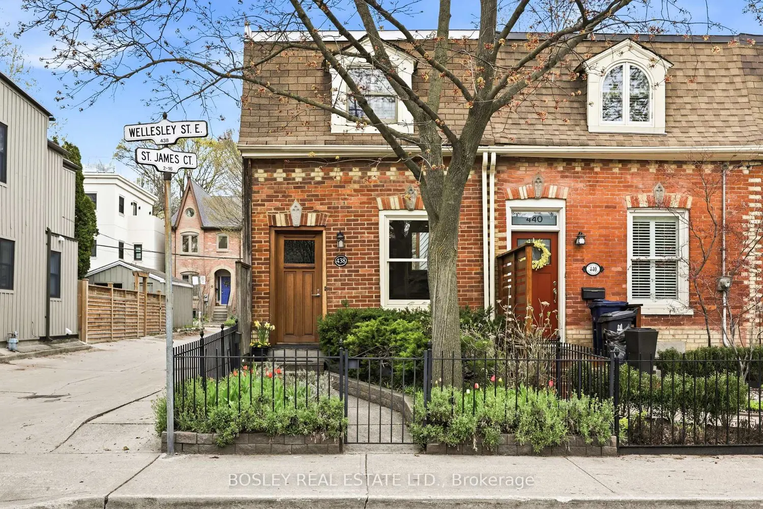 438 Wellesley Street