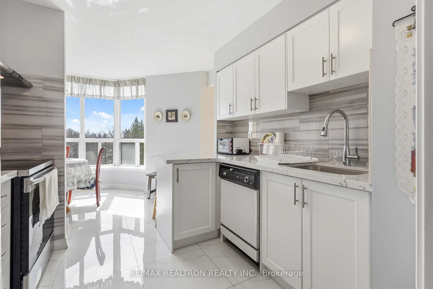 Additional image 8 of 410 Mclevin Avenue 508