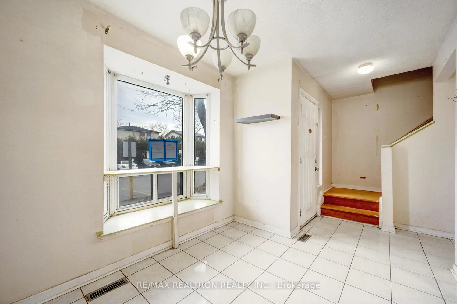 Additional image 4 of 250 John Garland Boulevard 106