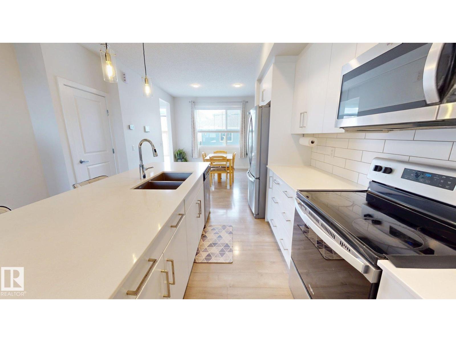 Additional image 4 of 2093 Maple Road NW, Edmonton, AB, T6T2S8