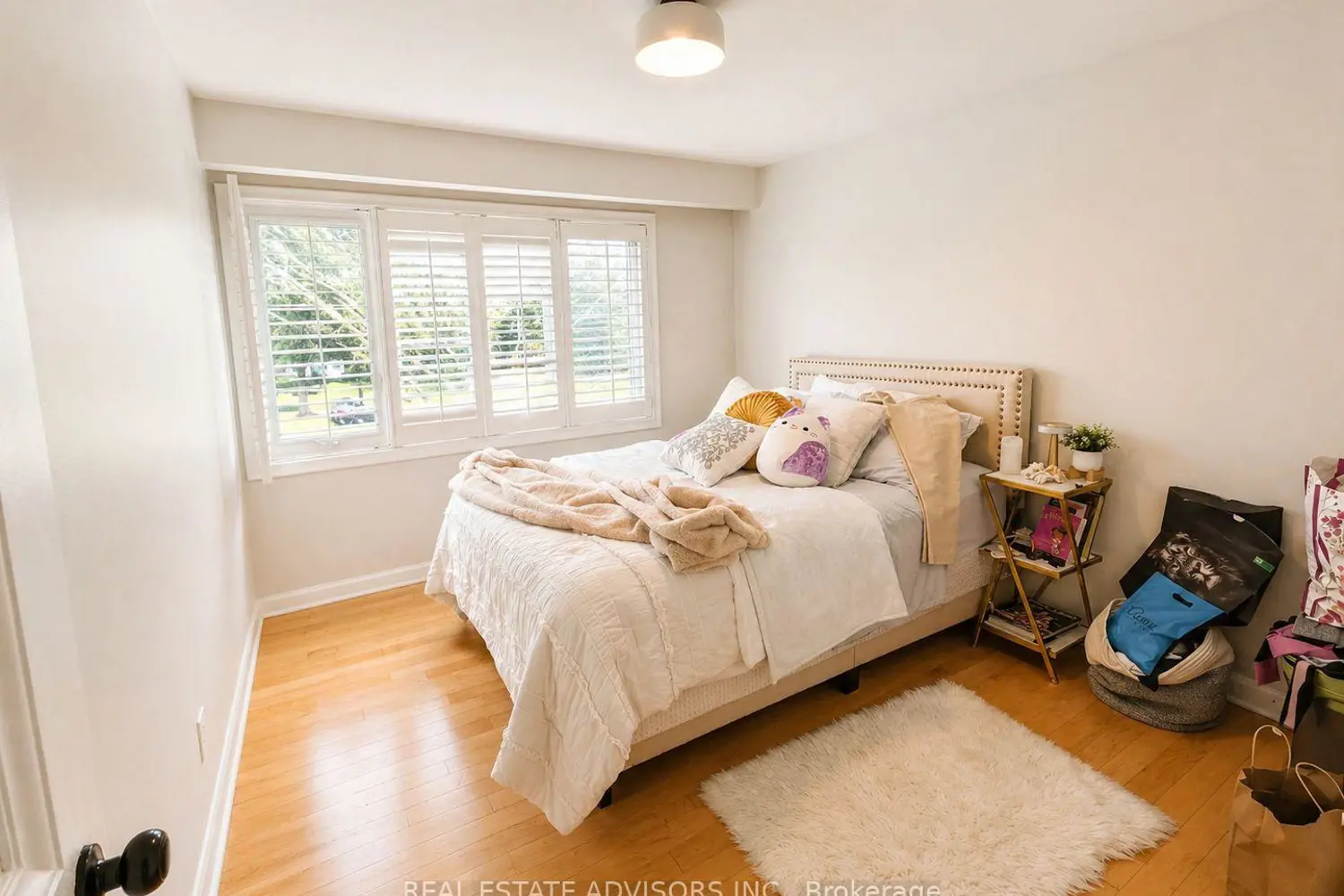 Additional image 4 of 1 Lakehill Crescent