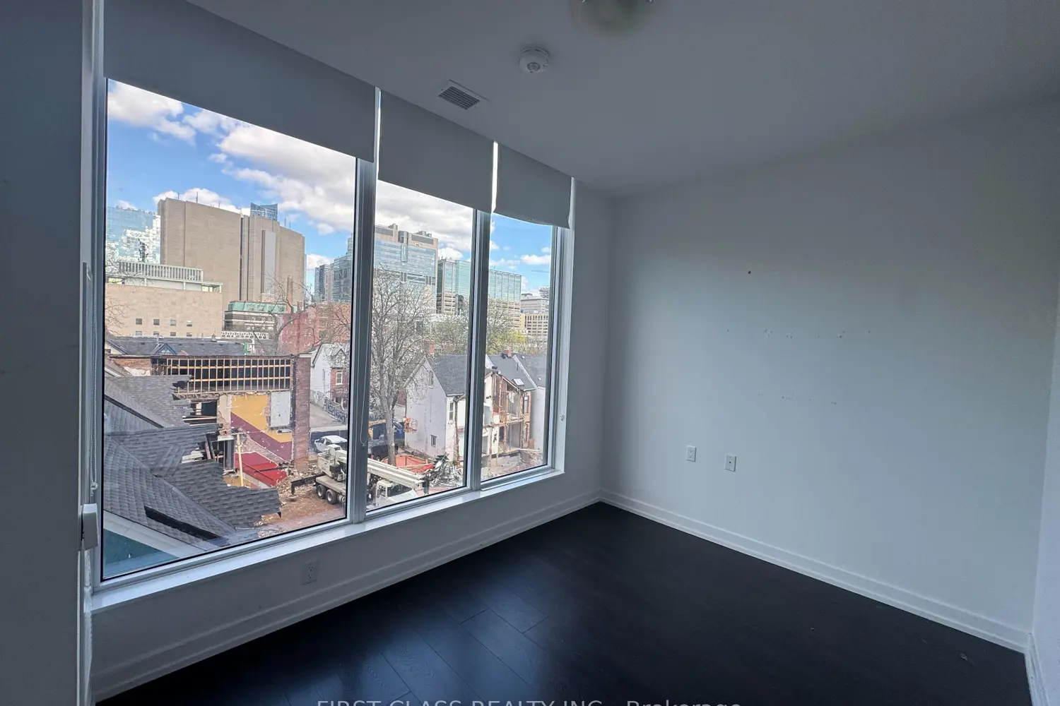 Additional image 9 of 203 College Street 407
