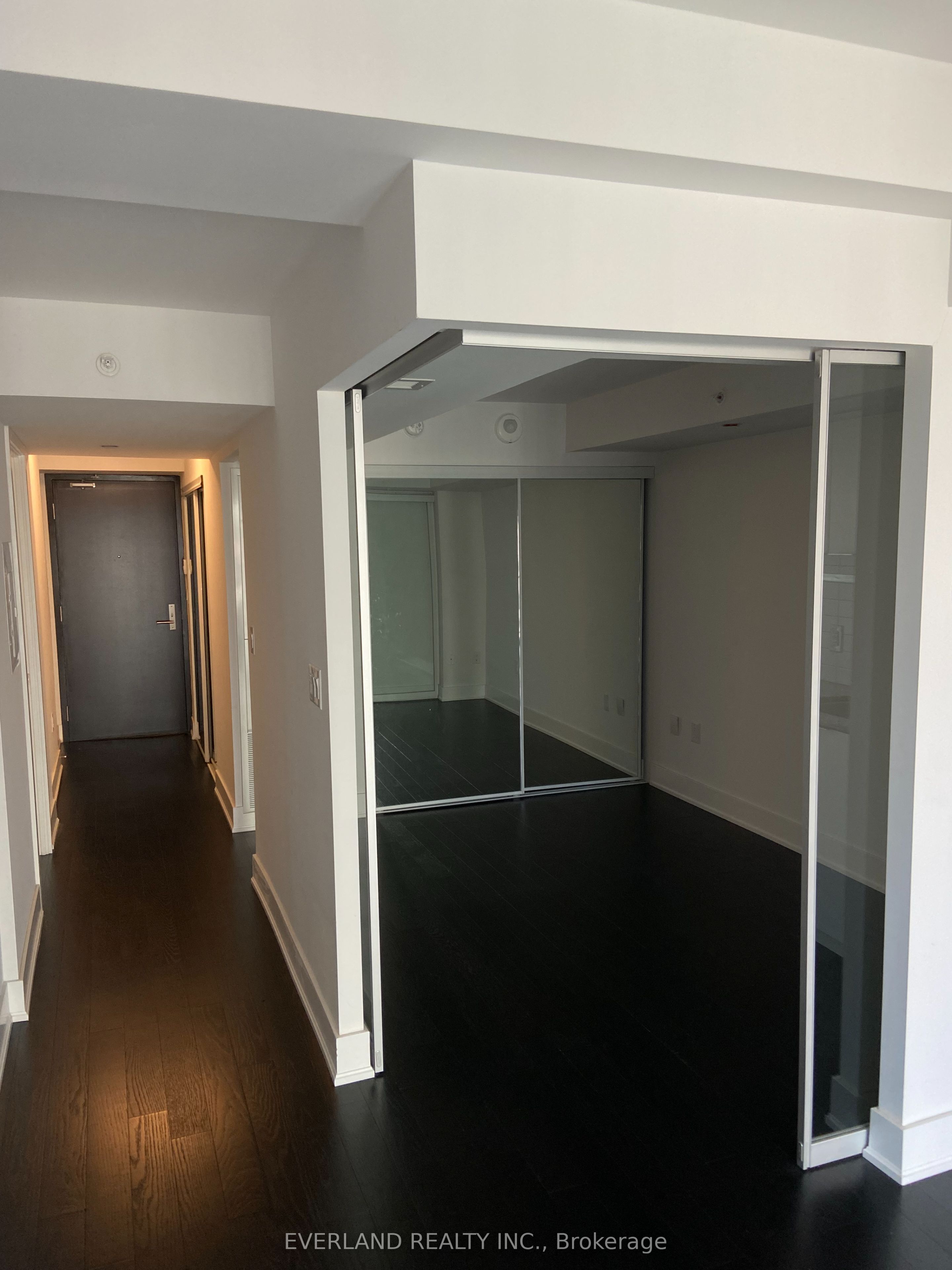 Additional image 3 of 1802-955 Bay Street, Toronto, ON, M5S 2A2