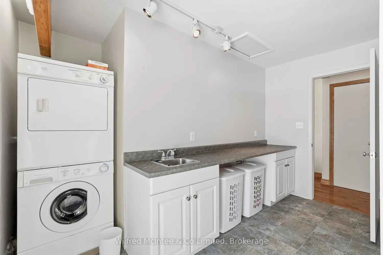 1773 Bruce Road 10 photo 4