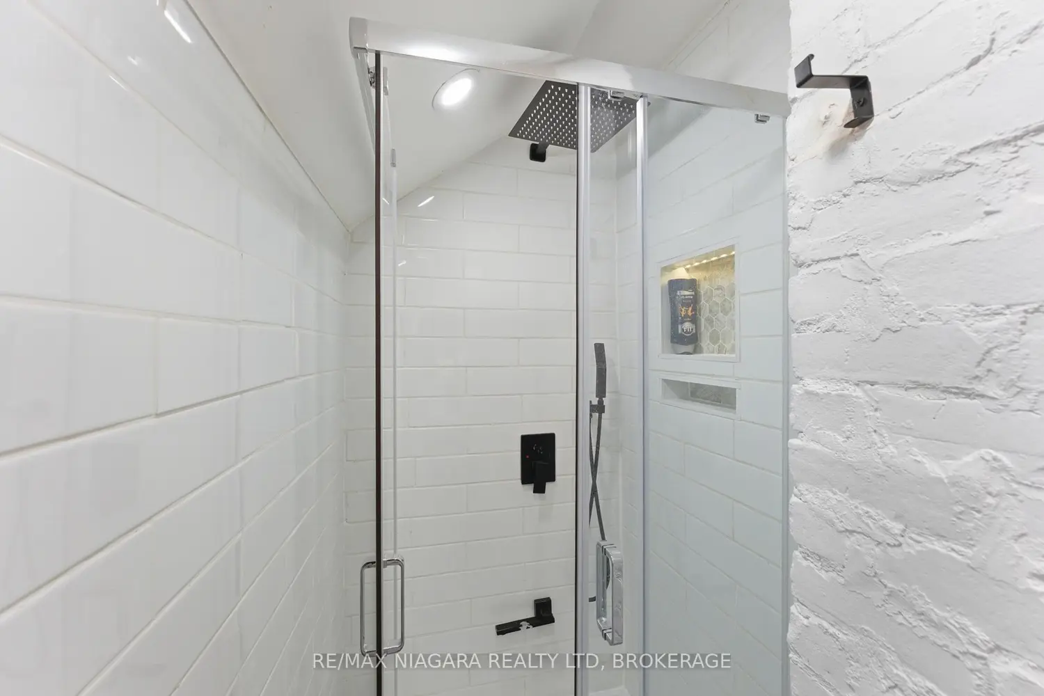 Additional image 11 of 412 Welland Avenue