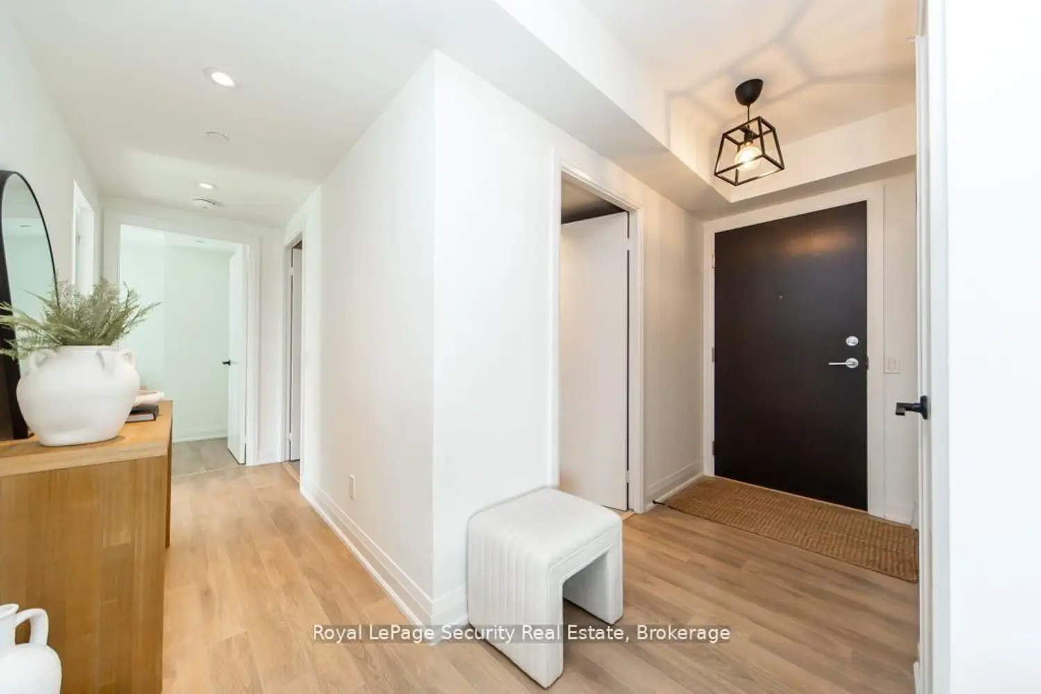 Additional image 4 of 1461 Lawrence Avenue 2009