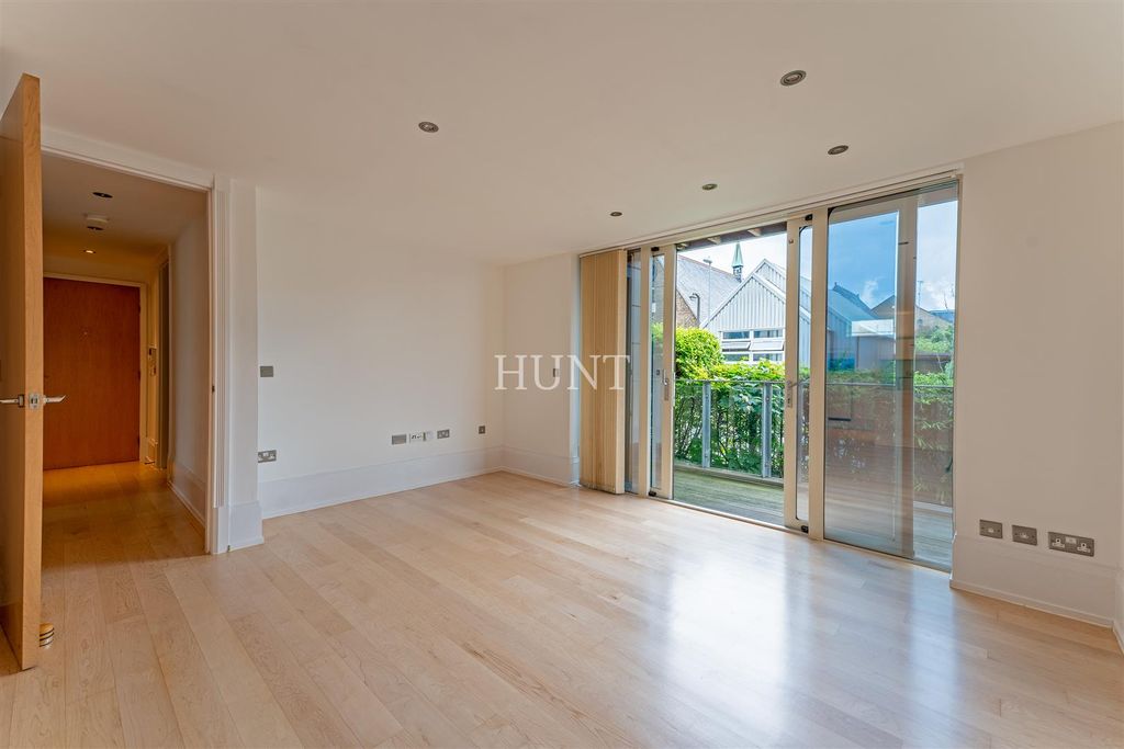 Additional image 6 of 2 bed flat to rentThe Atrium, Lower Queens Road, Buckhurst Hill IG9