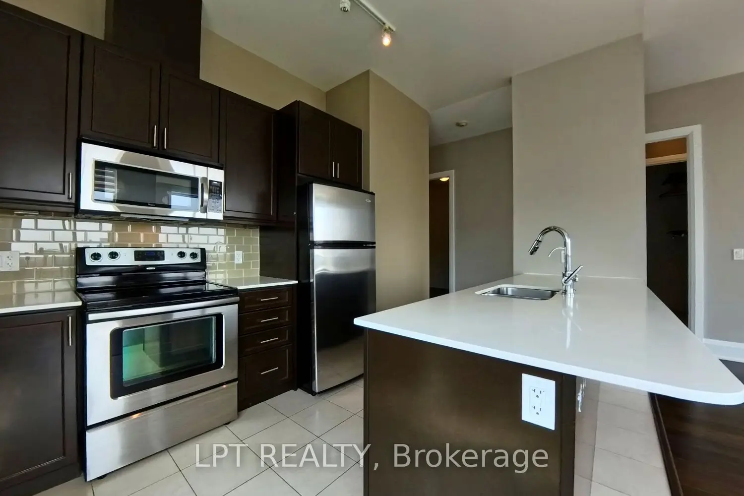Additional image 15 of 2470 Prince Michael Drive 703