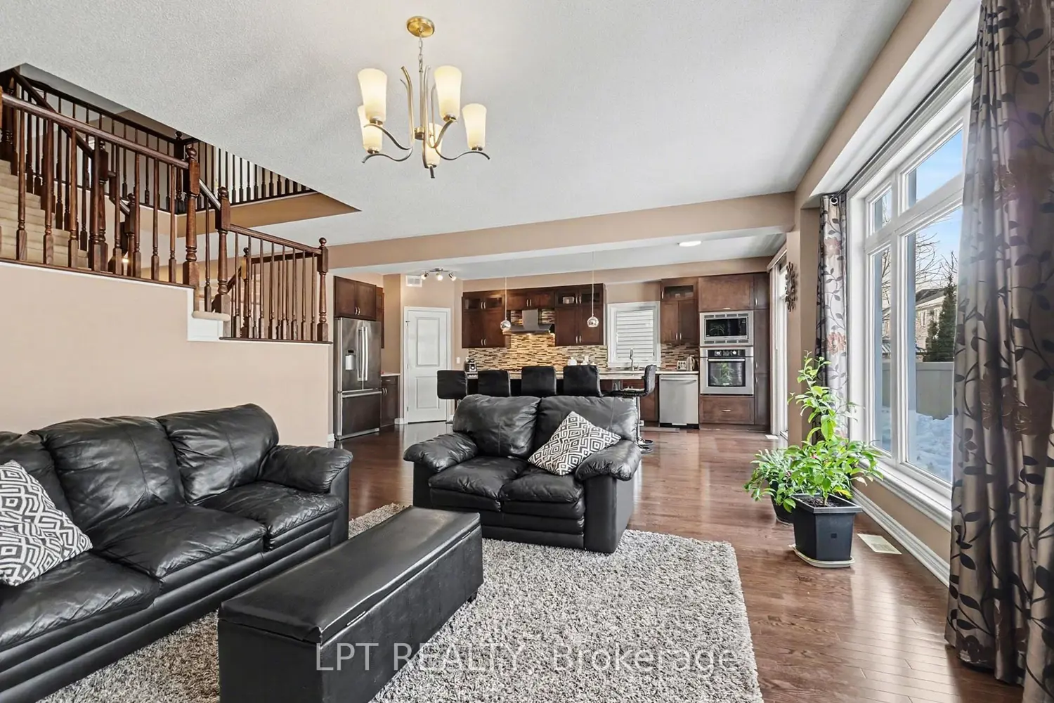 269 Gracewood Crescent photo 4
