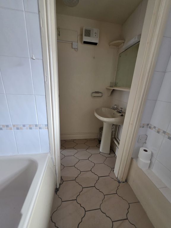 Additional image 11 of 1 bed semi-detached house to rentTy Gwyn Road, Llandudno LL30