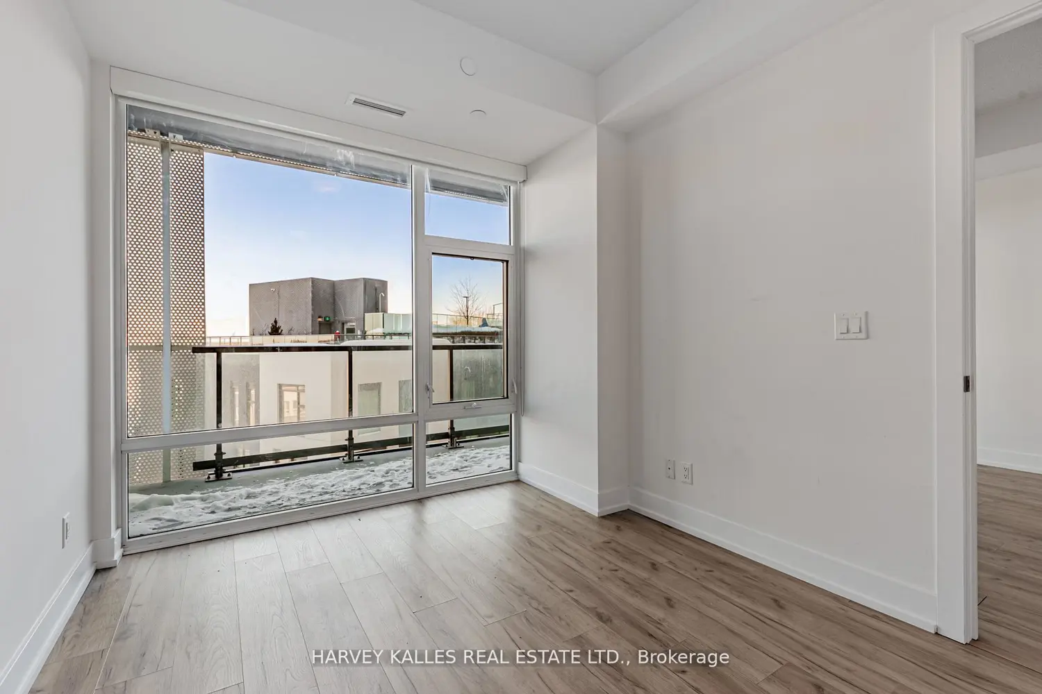 Additional image 9 of 25 Adra Grado Way 708