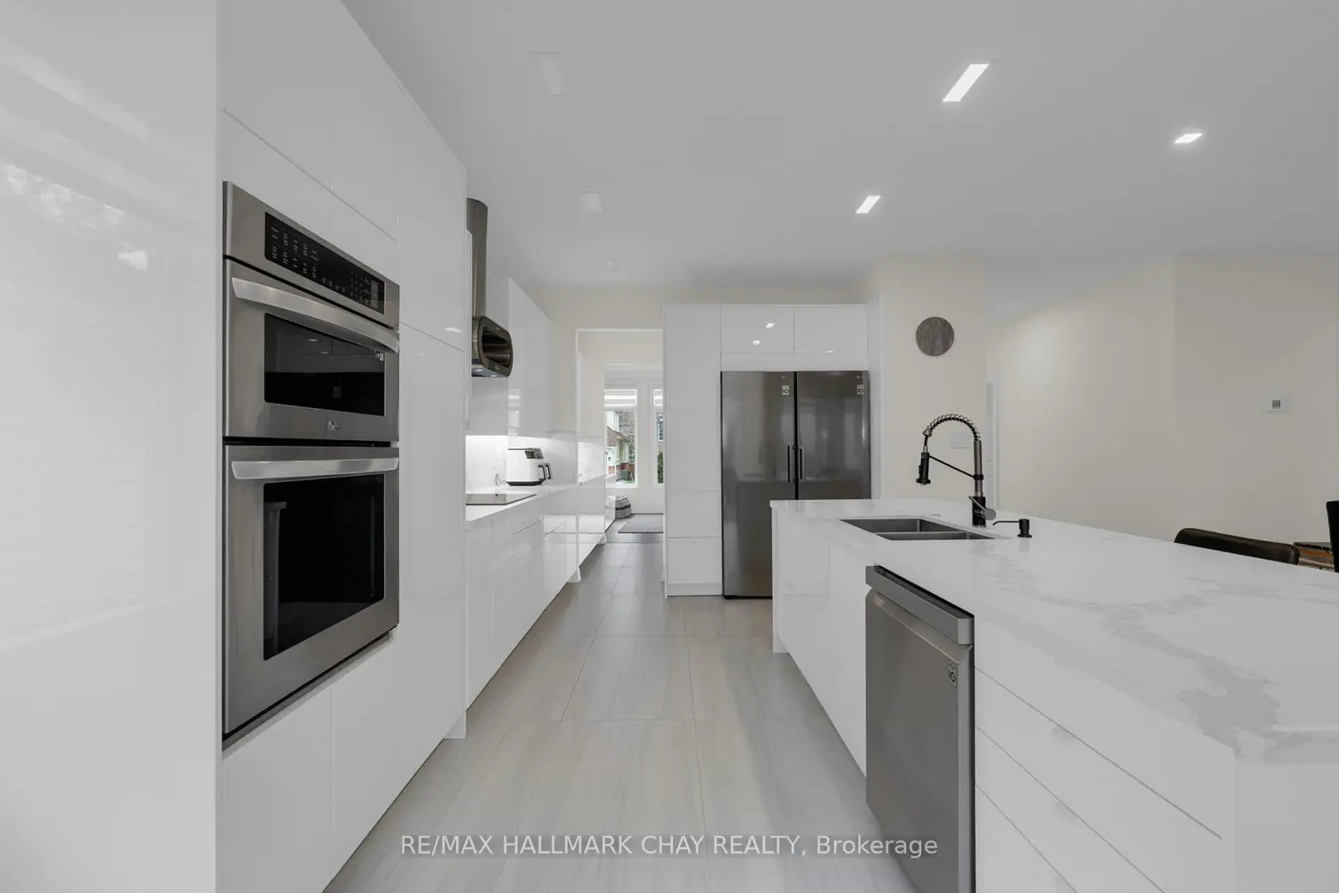 16 Oakmont Avenue photo 3