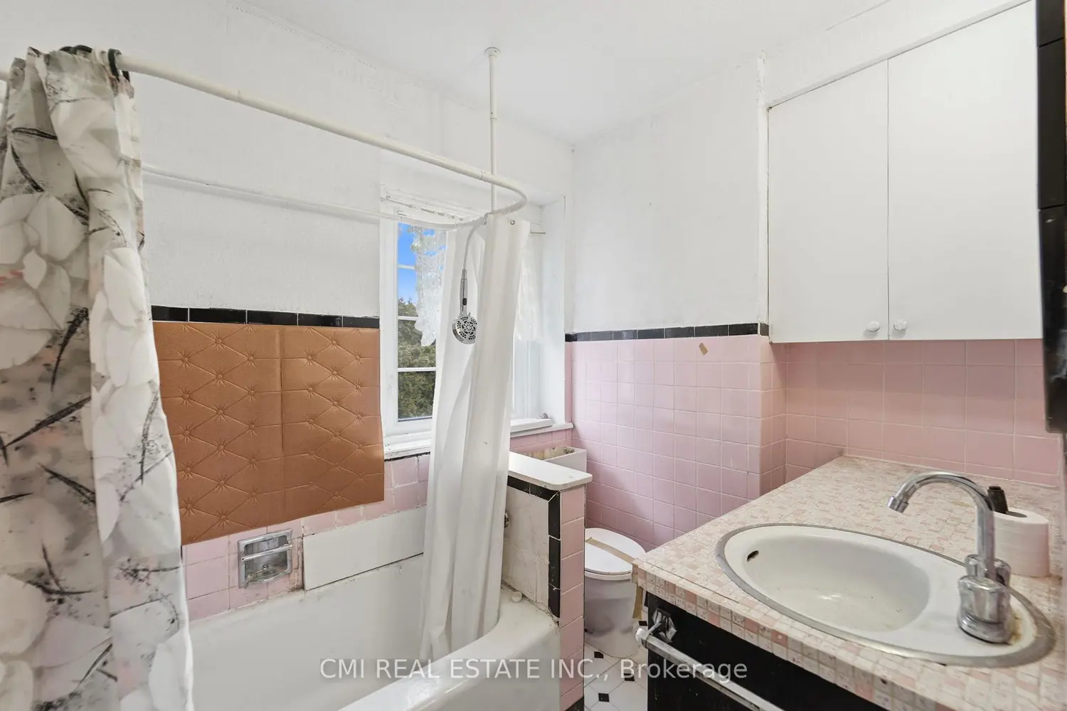 Additional image 12 of 555 Smerdon Street