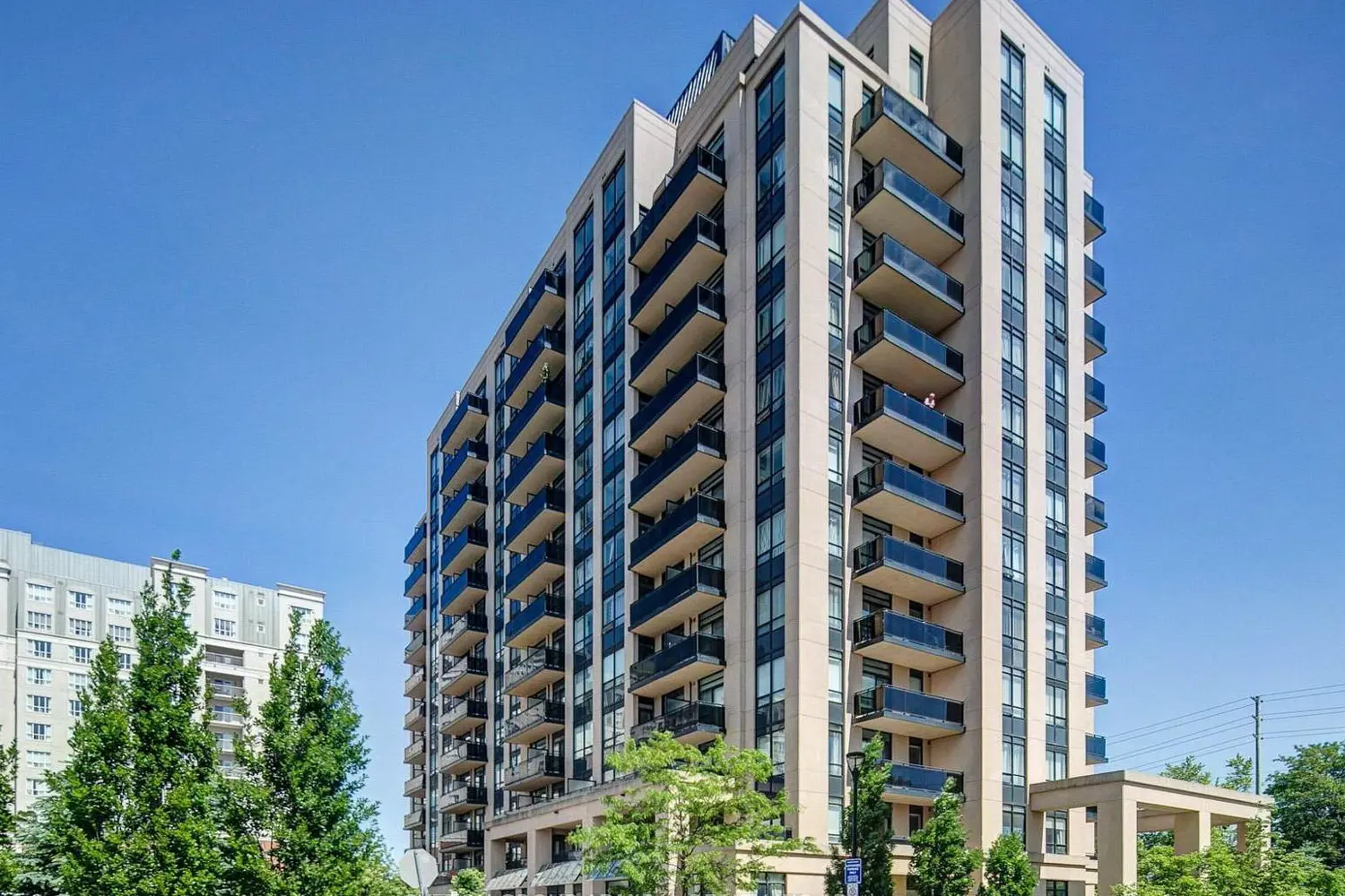 520 Steeles Avenue 302