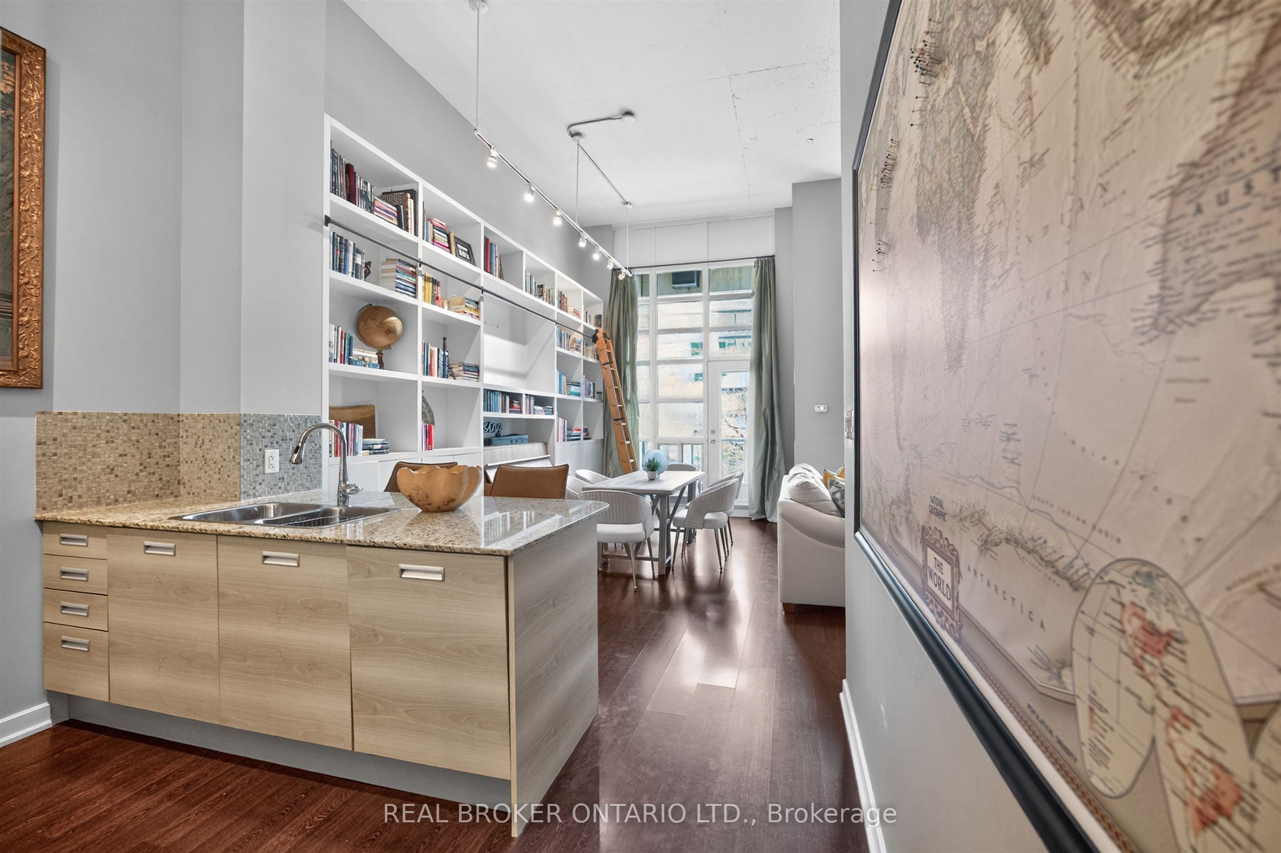 Additional image 5 of 209-380 Macpherson Avenue, Toronto, ON, M4V 3E3