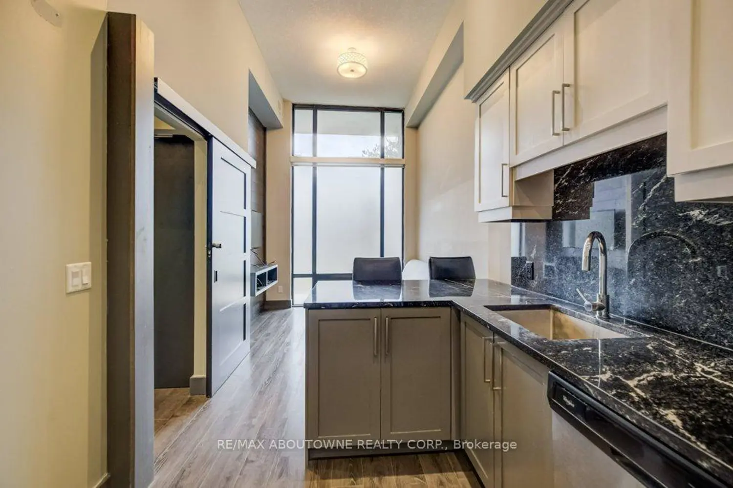 330 Phillip Street S-110 photo 2