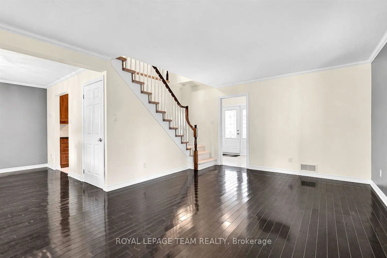 310 Mceachern Crescent photo 3
