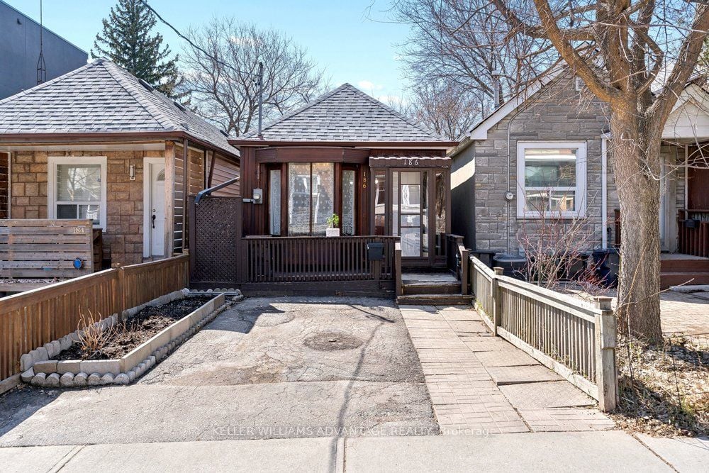 186 Cedric Avenue, Toronto, ON, M6C 3X8