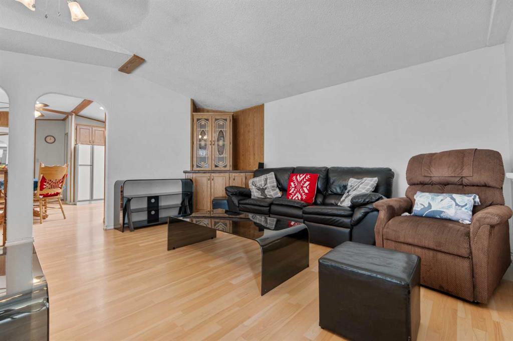 Additional image 5 of 254 Erin Woods Circle SE, Calgary, AB, T2B 3C9