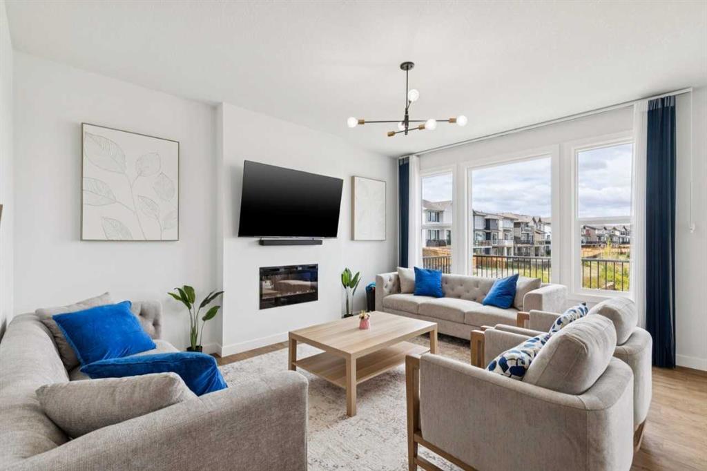 Additional image 4 of 814 Bluerock Way SW, Calgary, AB, T2Y0S4