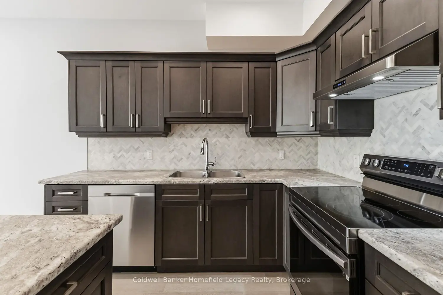 275 James Street 13 photo 5