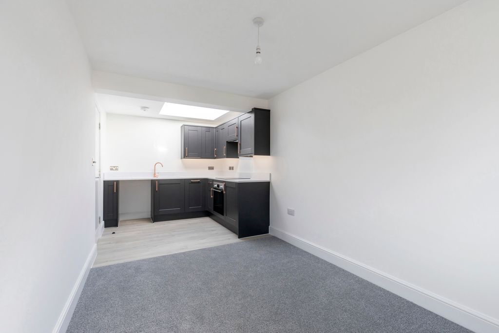 Additional image 4 of 2 bed flat to rentHales Road, Cheltenham GL52