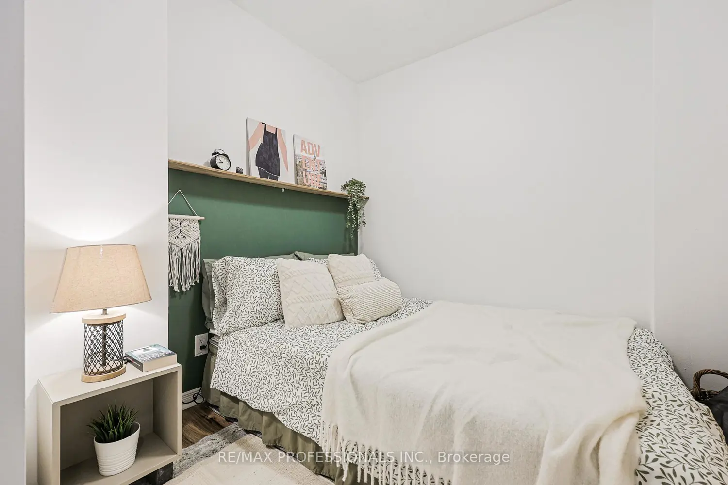 Additional image 9 of 873 Wilson Avenue 13