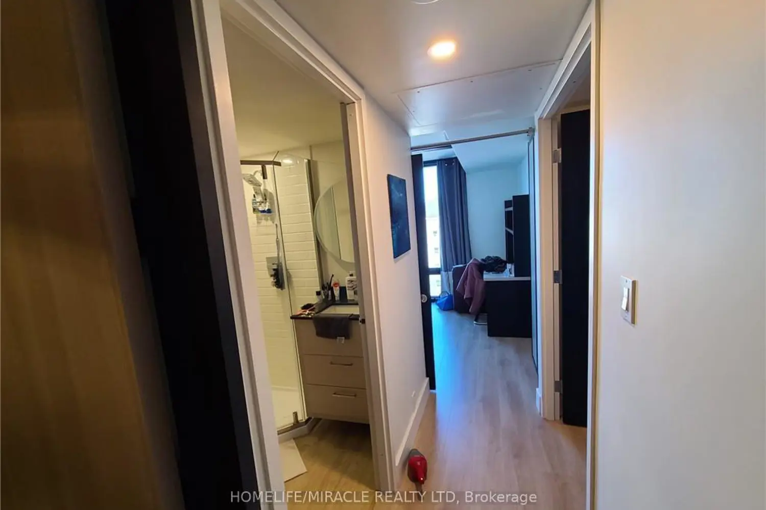 145 Columbia Street 725 photo 5