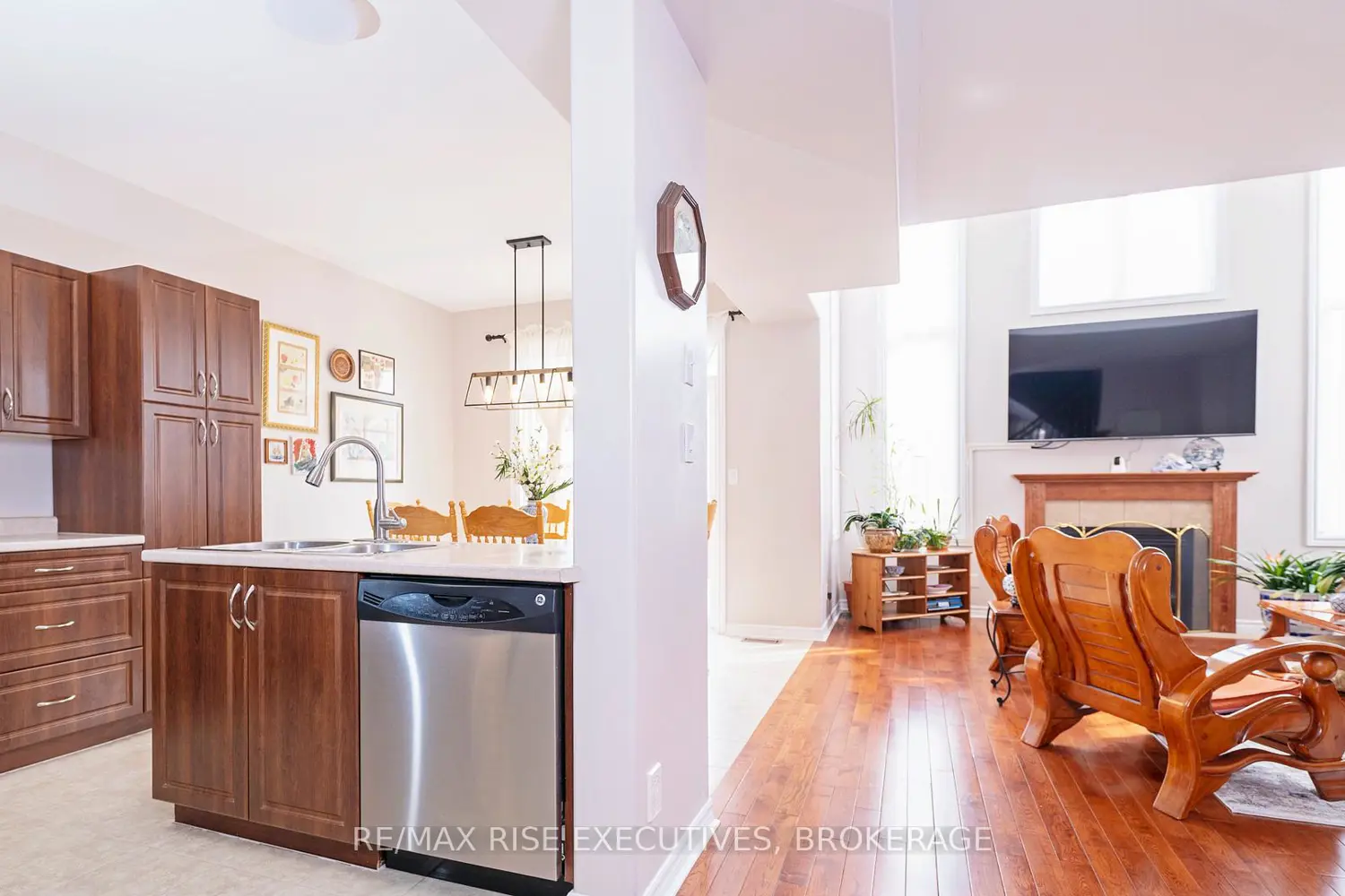 Additional image 6 of 1405 Crossfield Avenue