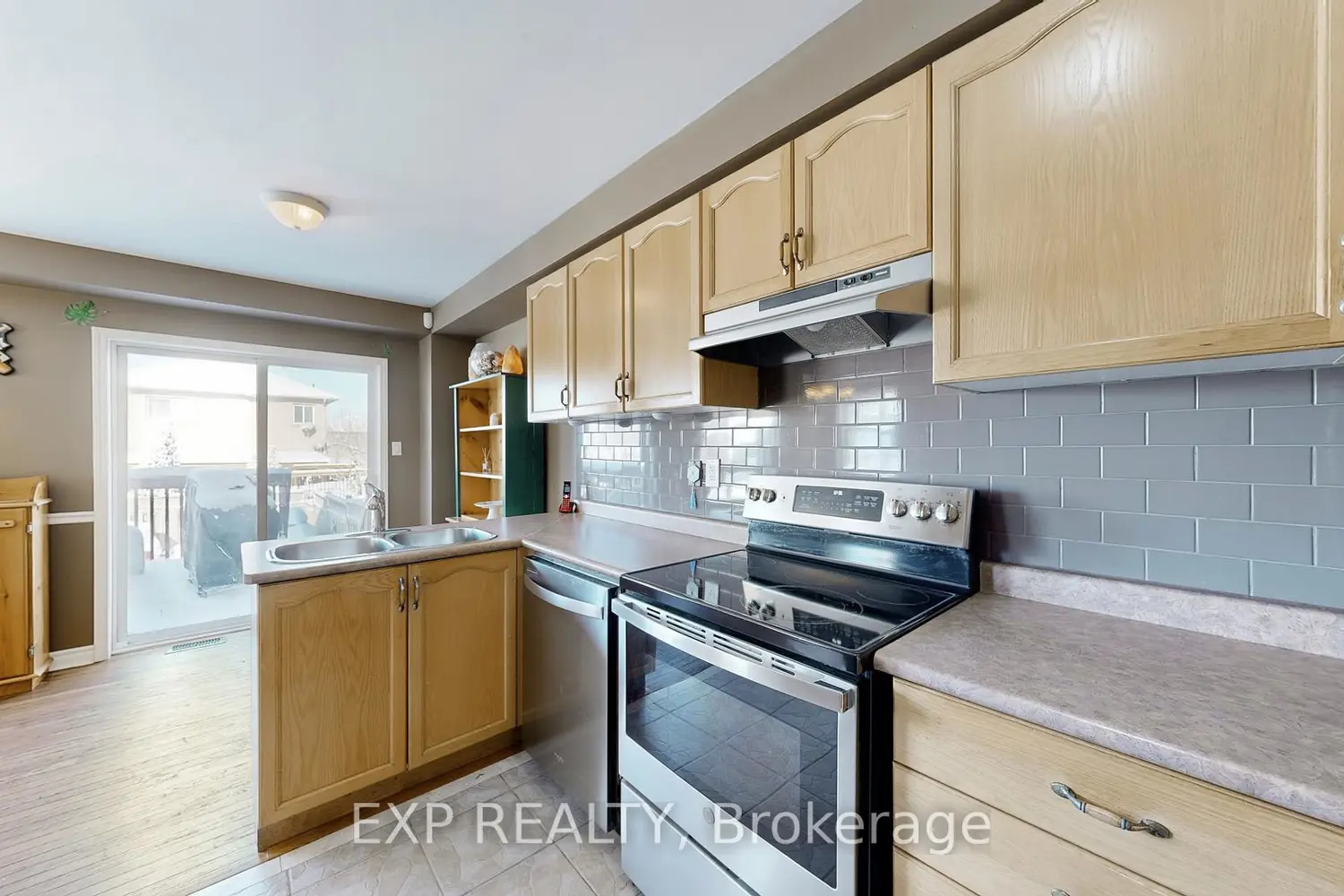 33 Wrendale Crescent photo 3