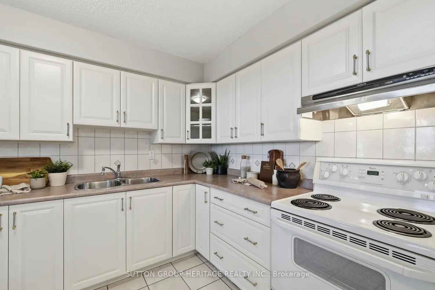 Additional image 13 of 3380 Eglinton Avenue 2007