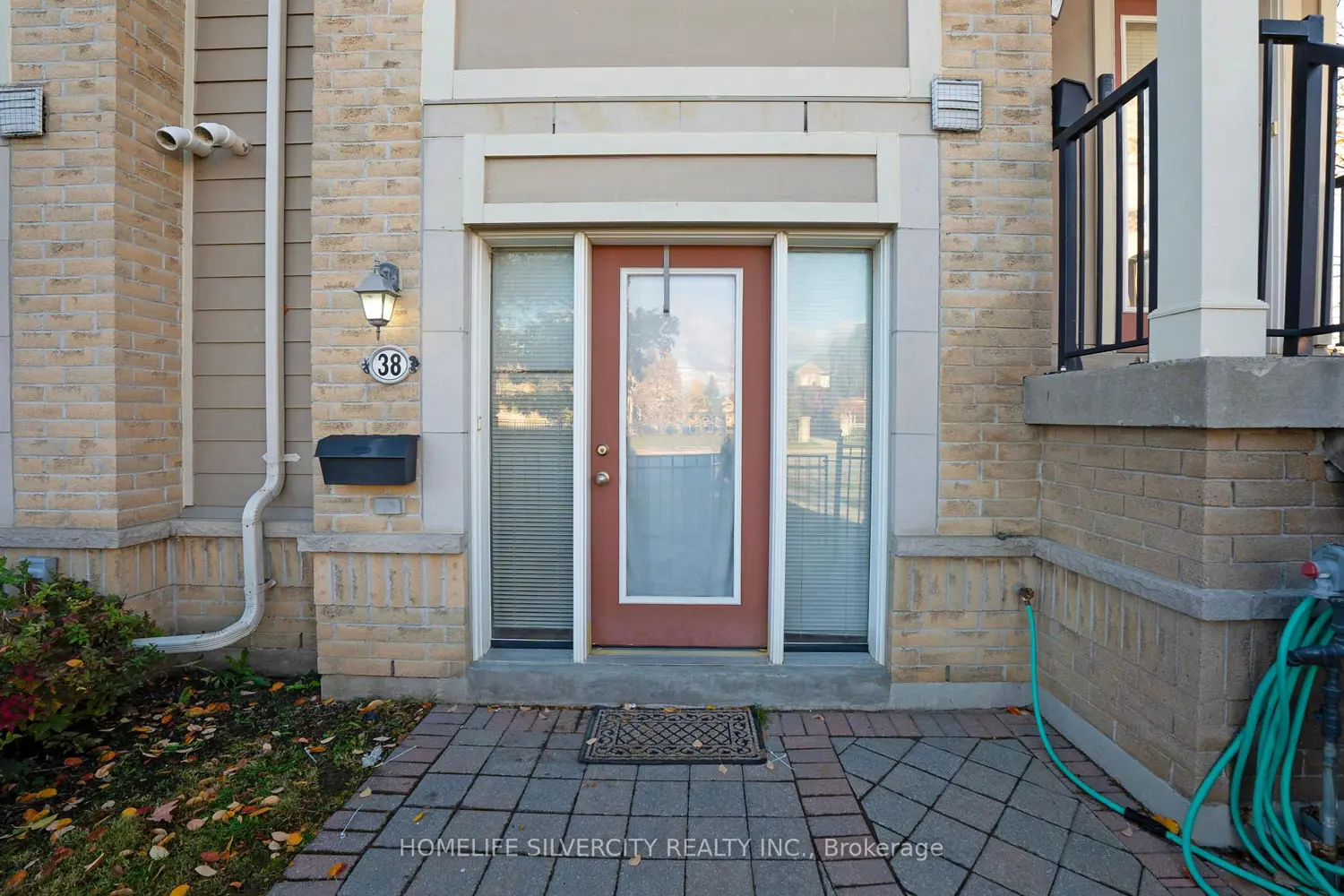 60 Fairwood Circle 38 photo 4