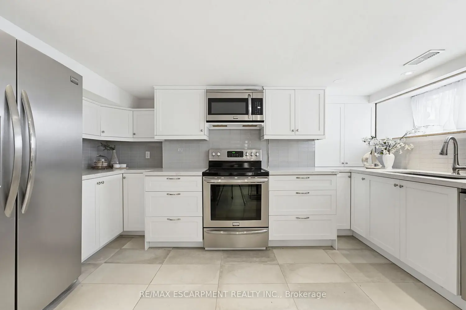 Additional image 9 of 3083 Lakeshore Road