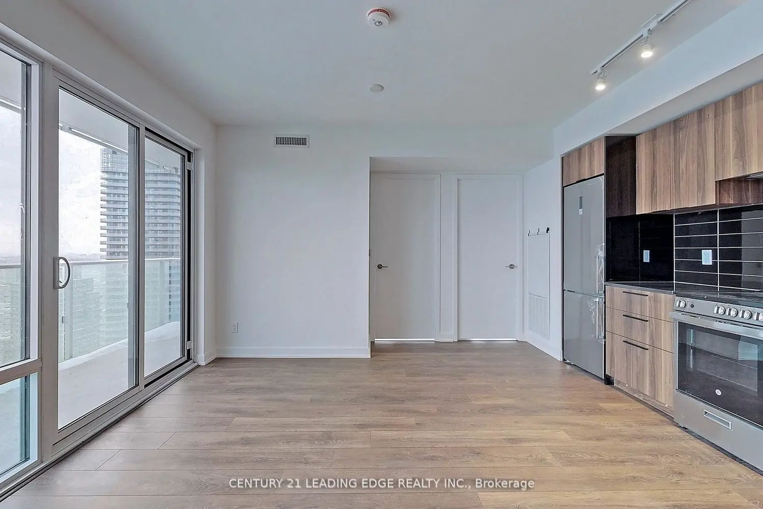 Additional image 6 of 501 Yonge Street 5102