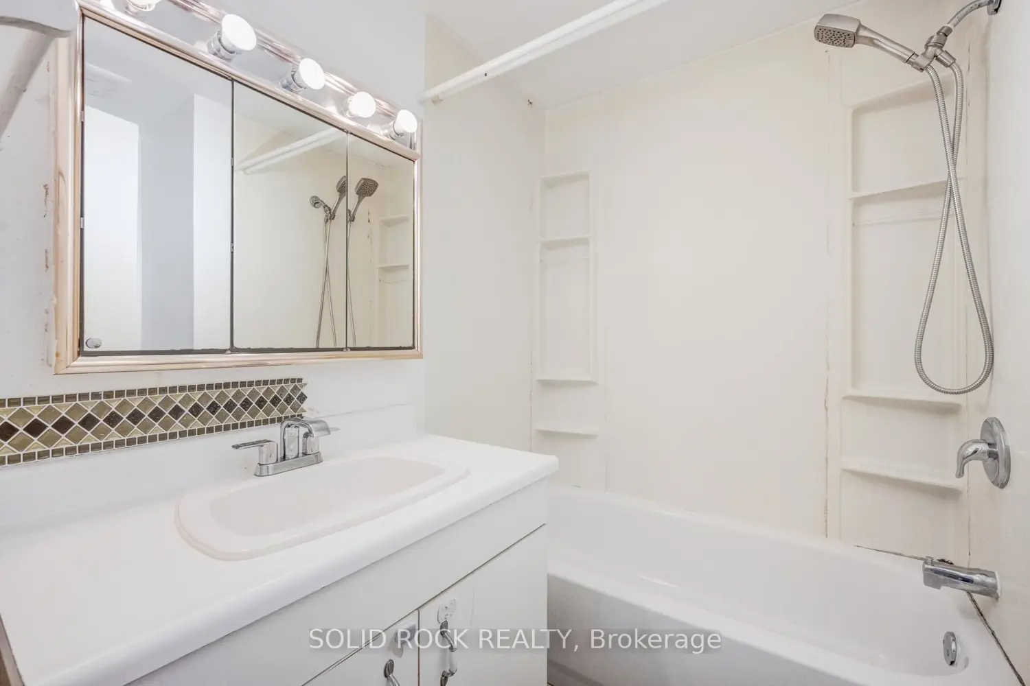 Additional image 14 of 332 Fleetwood Crescent 332